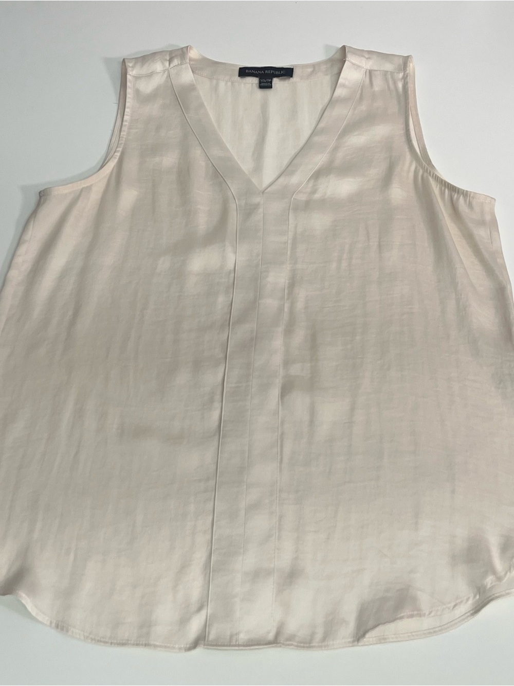 Banana Republic Soft Blush V-Neck Sleeveless Top